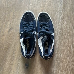 Gola size 8 navy canvas sneaker